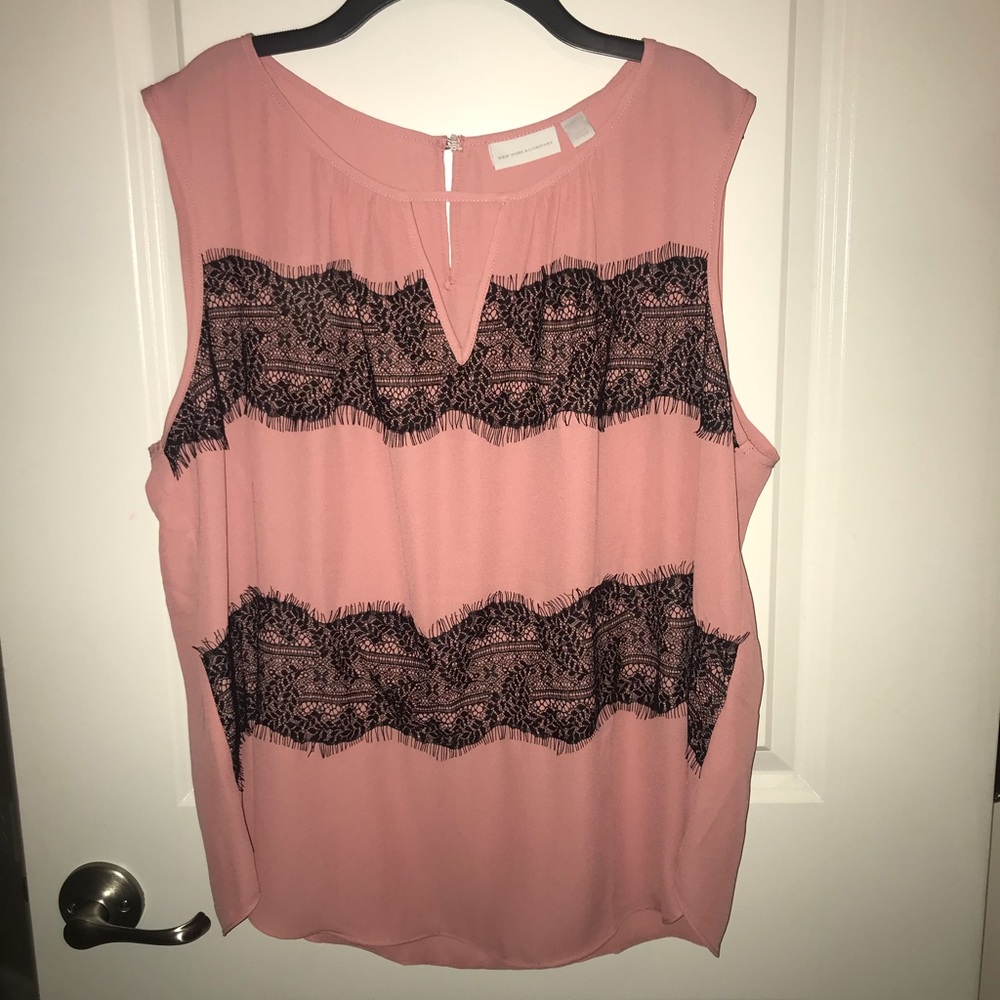 BNWT sleeveless split neck top with black lace